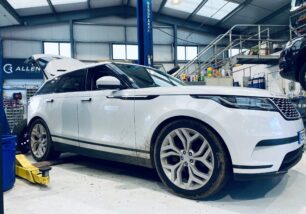 Land Rover Servicing Specialists